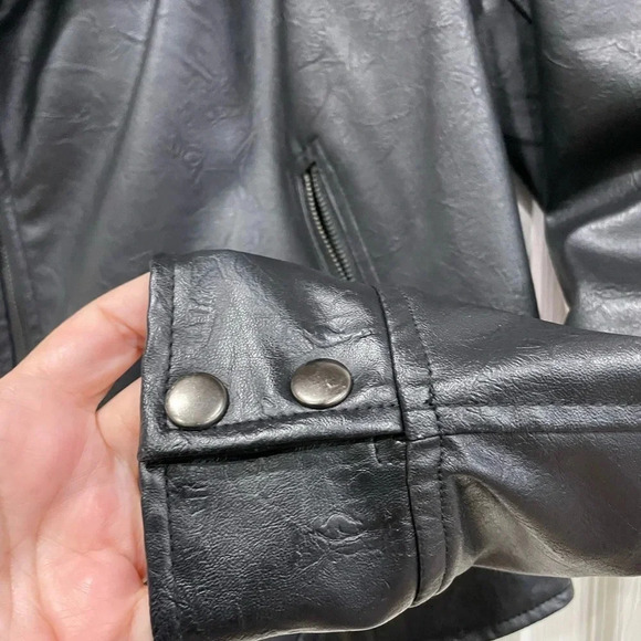 Daisy Fuentes faux Leather Moto Jacket Size Medium Women Black - Picture 3 of 6